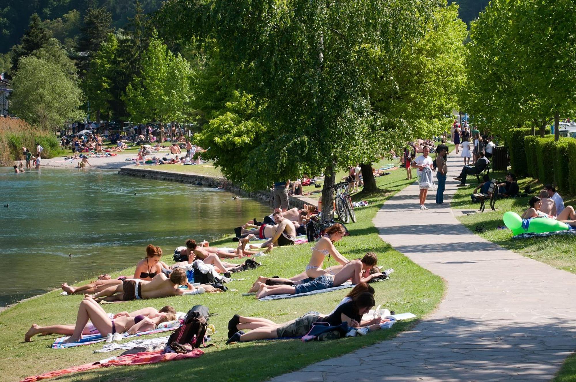 Energy Hotel Calceranica al Lago Dış mekan fotoğraf